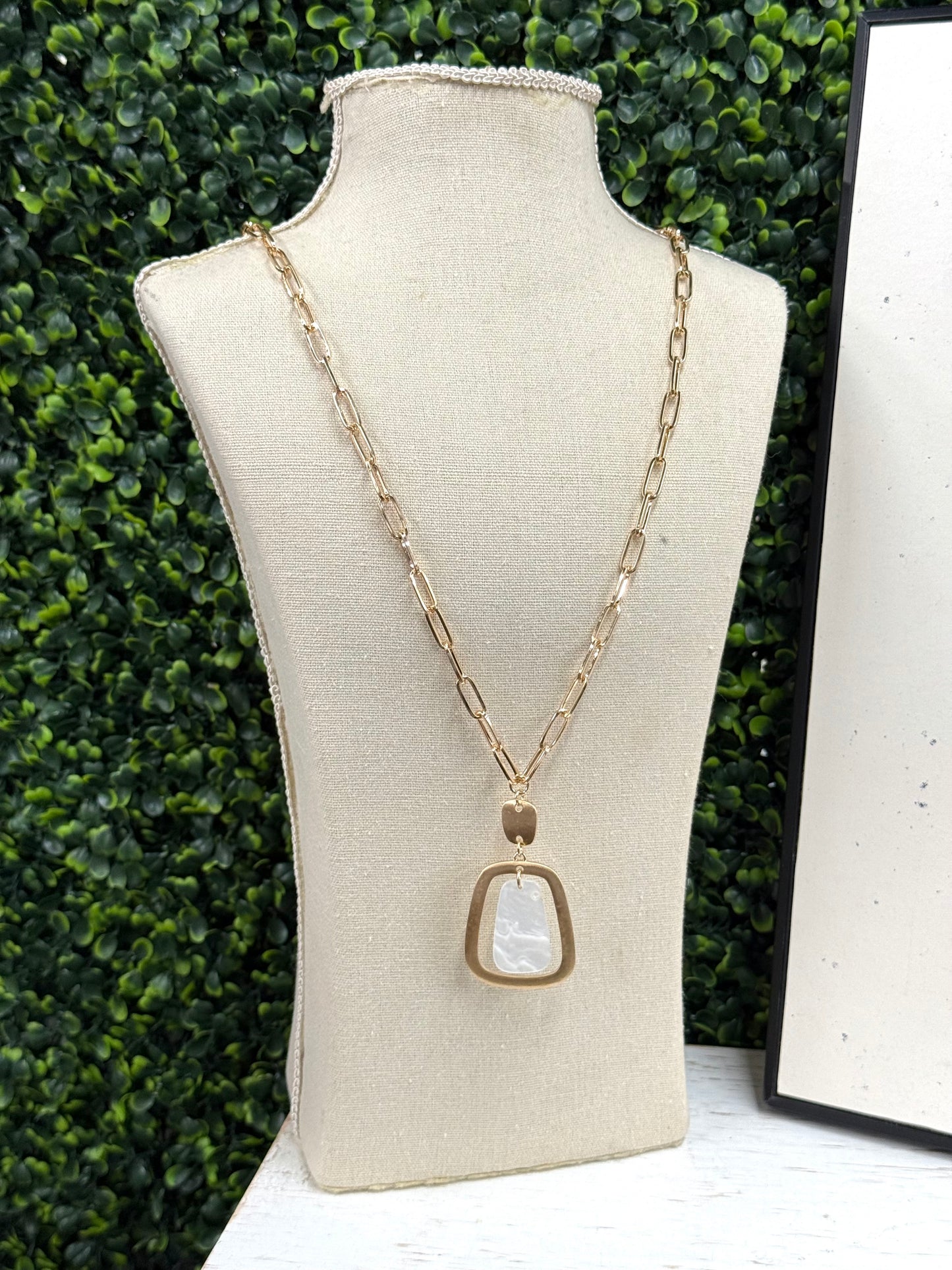 The Audra Necklace - Gold/White
