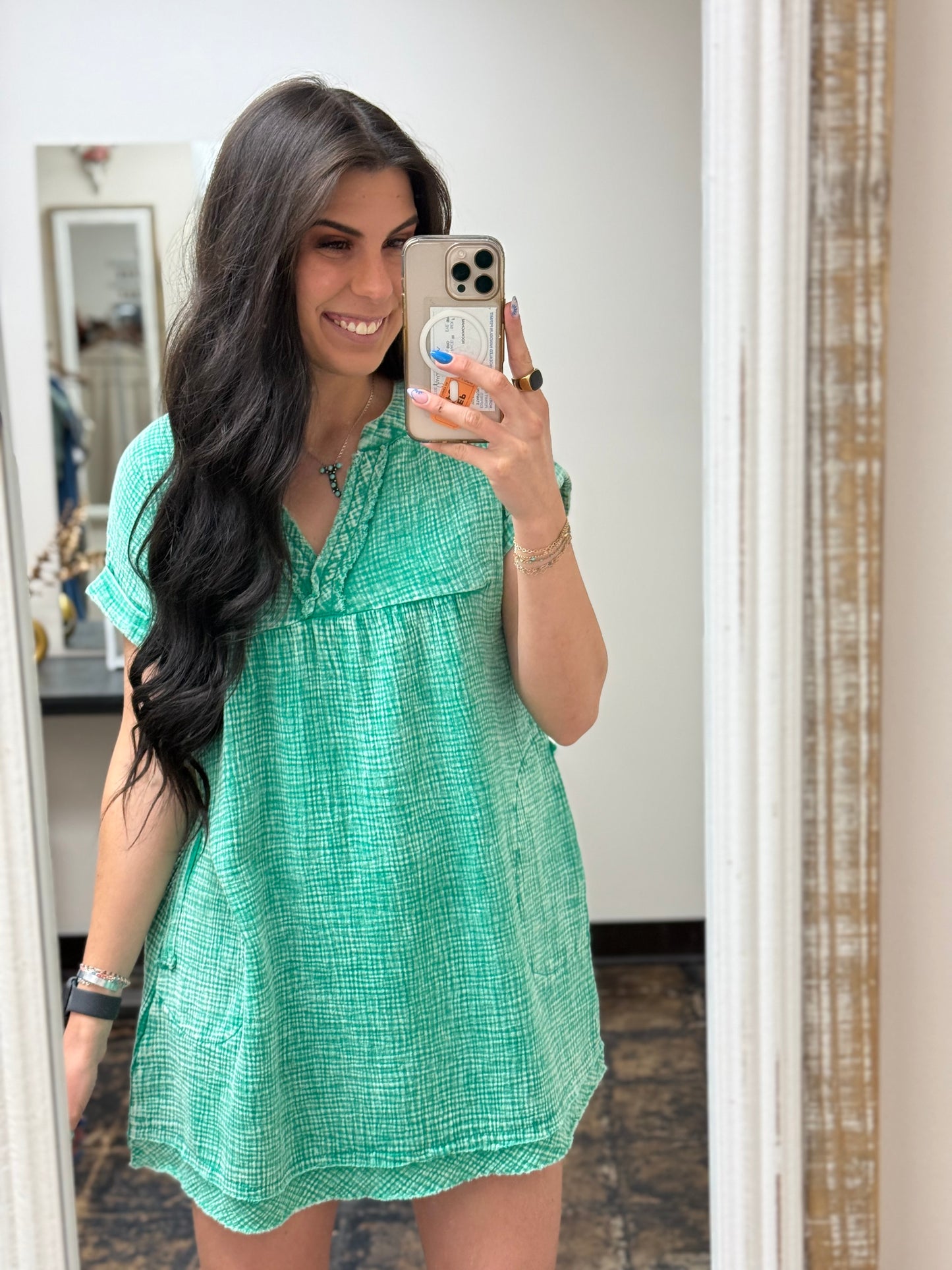 The Danielle Gauze V-Neck Dress - Kelly Green