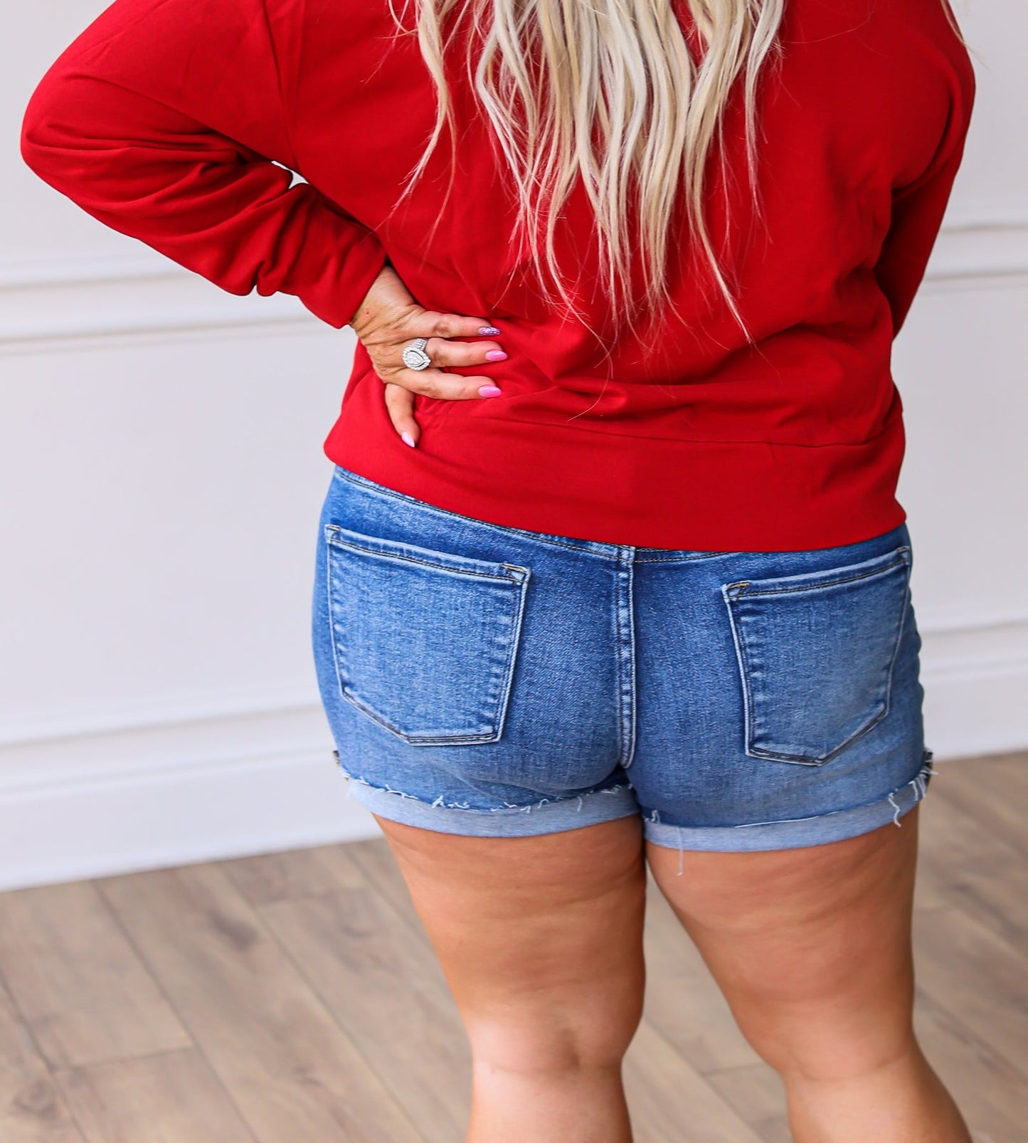 The Daisy Cuffed Shorts - Medium Wash