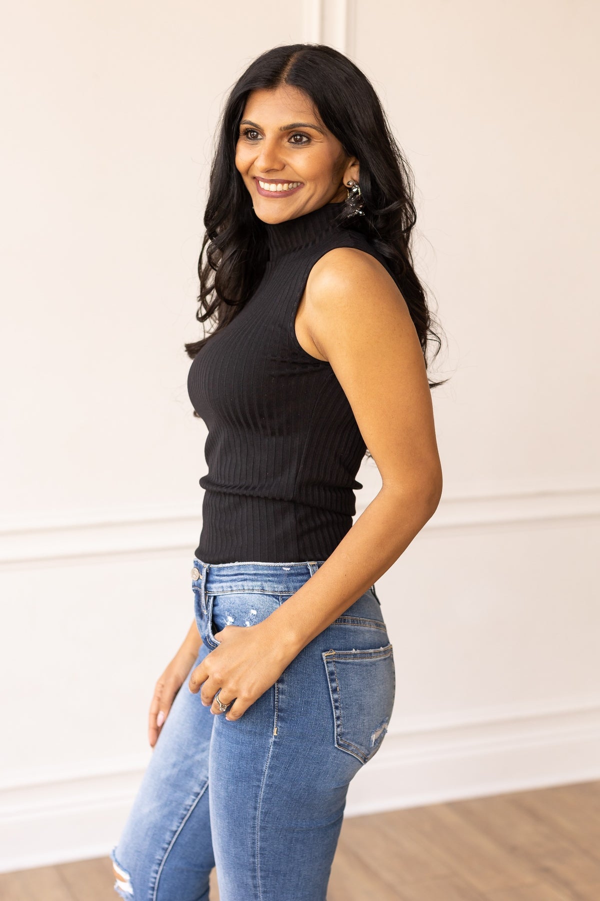The Portia Sleeveless Turtleneck - Black
