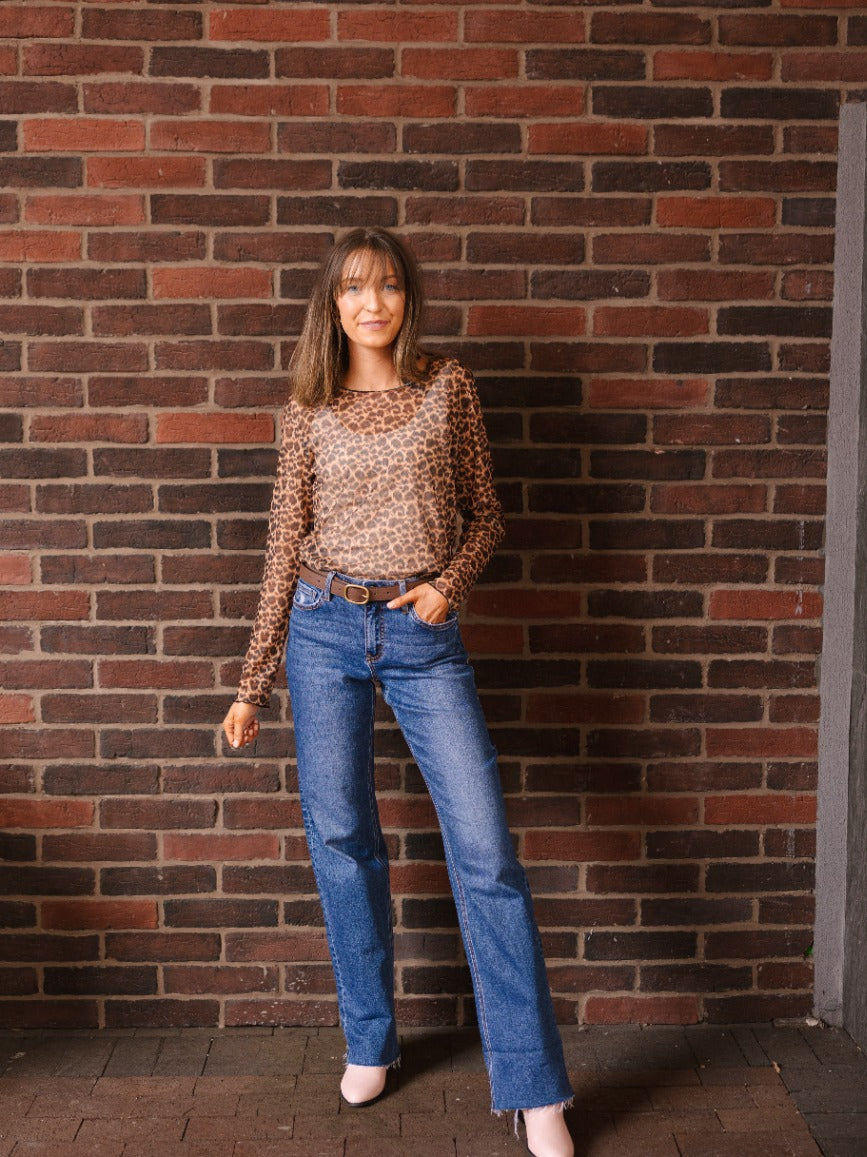 The Caillin Straight Leg Jeans - Mid-Wash