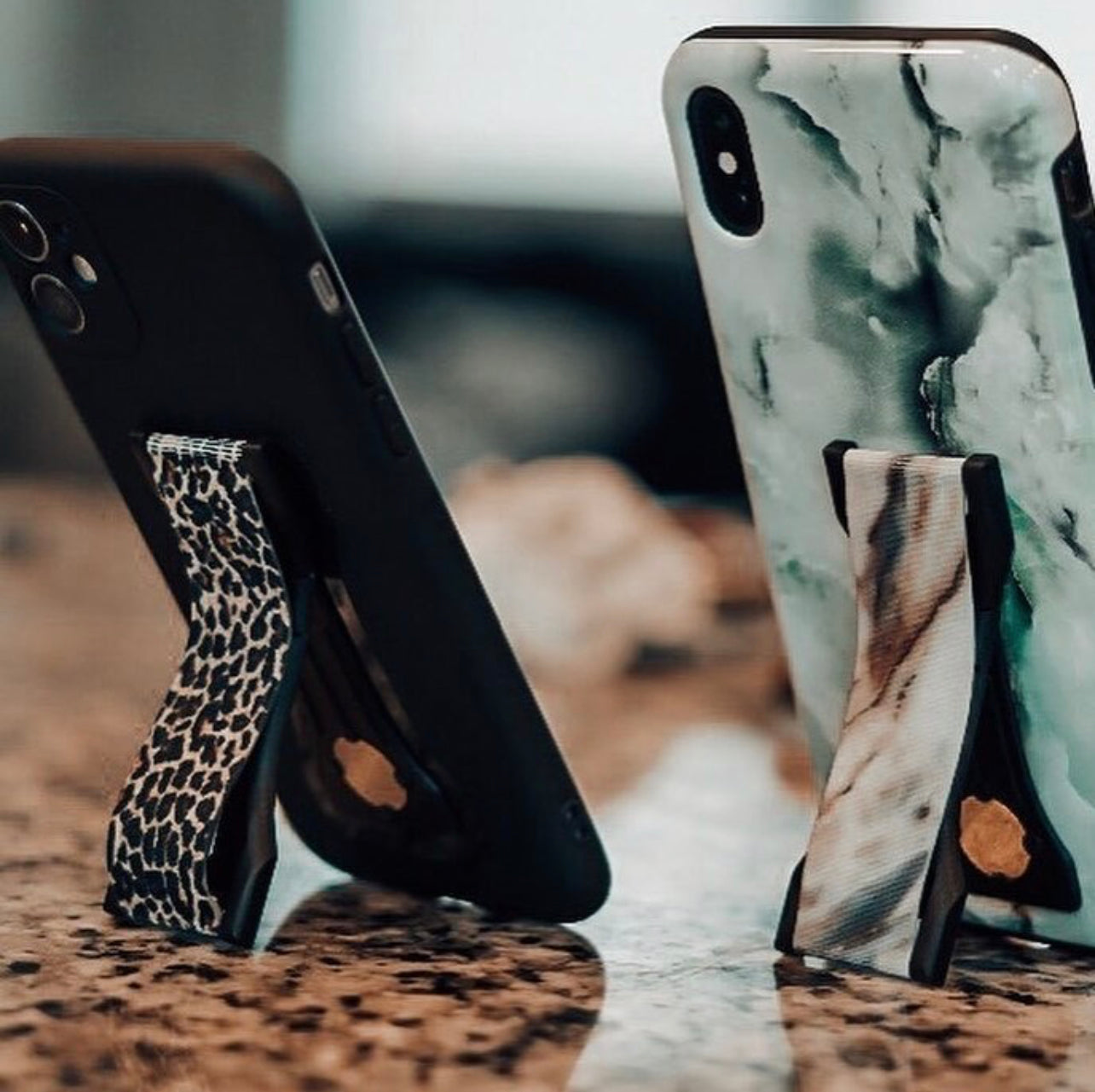 LoveHandle PRO Phone Grip - Black Cowhide