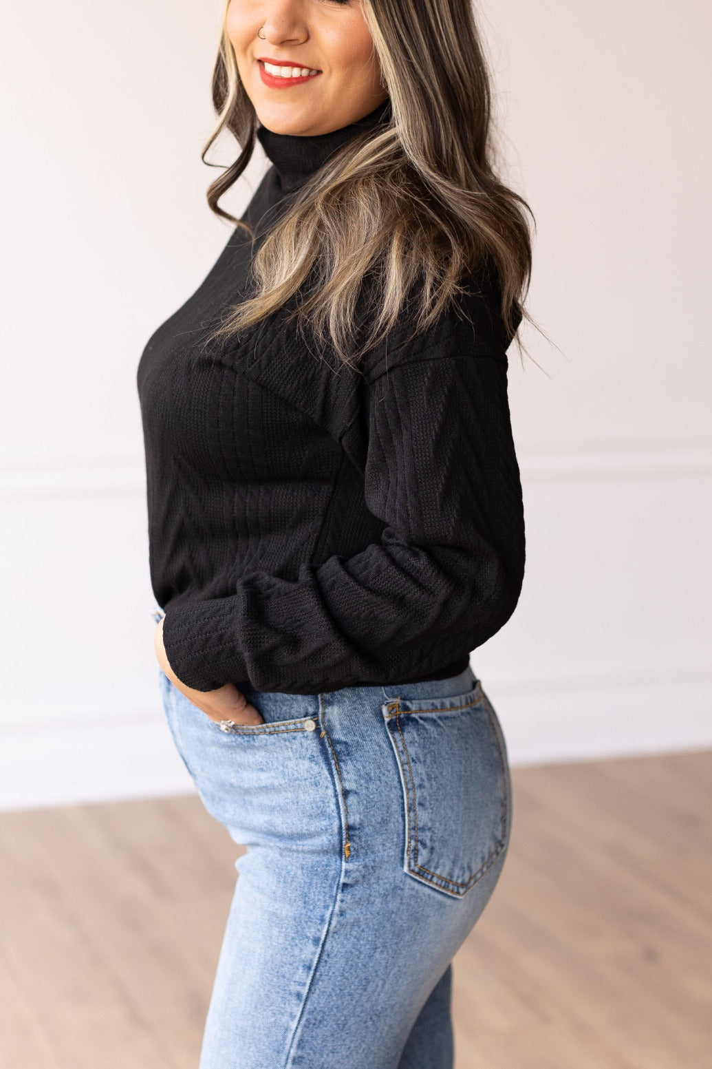 The Heathered Hug Sweater - Black