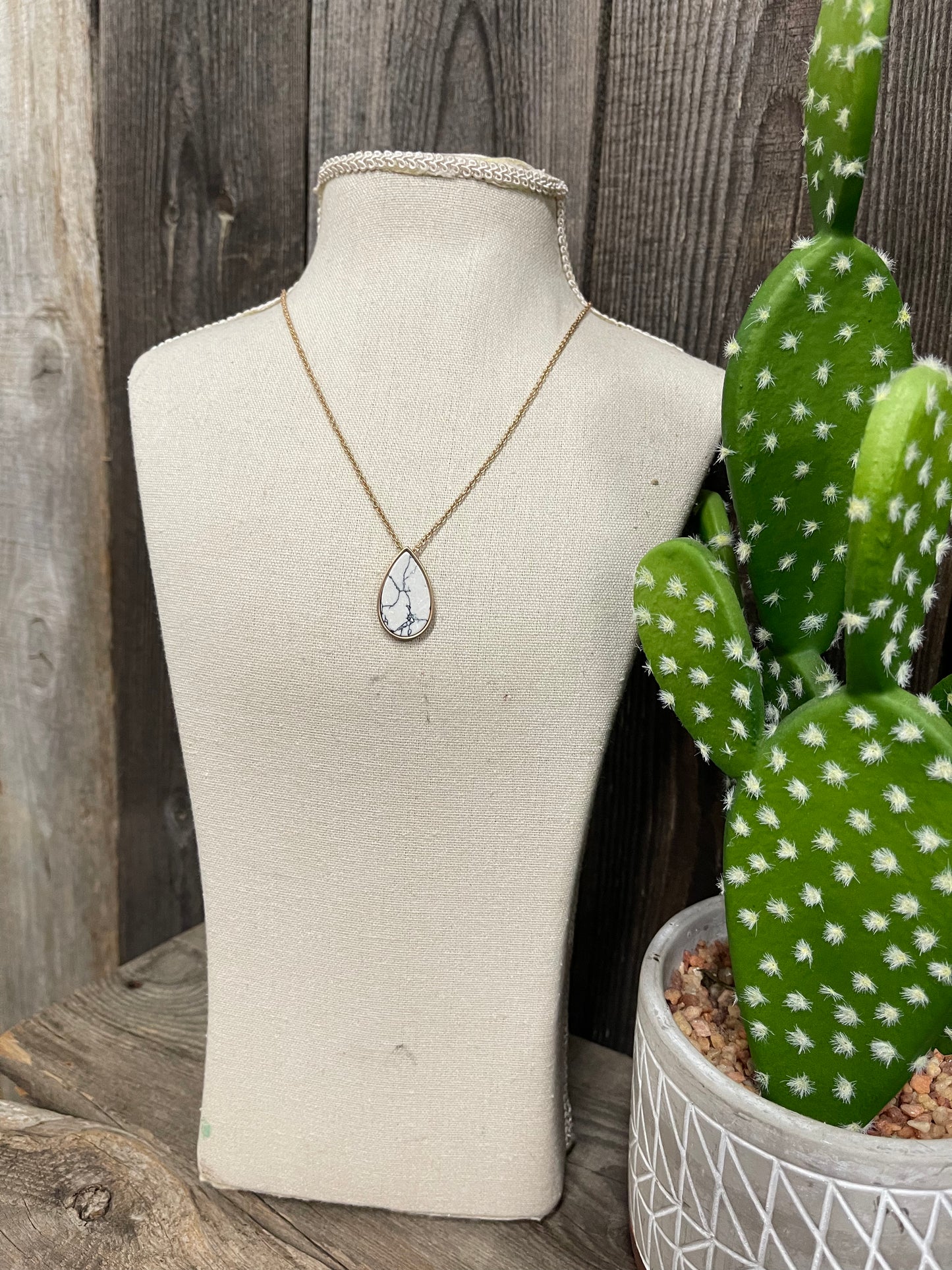 The Quinn Teardrop Necklace - White