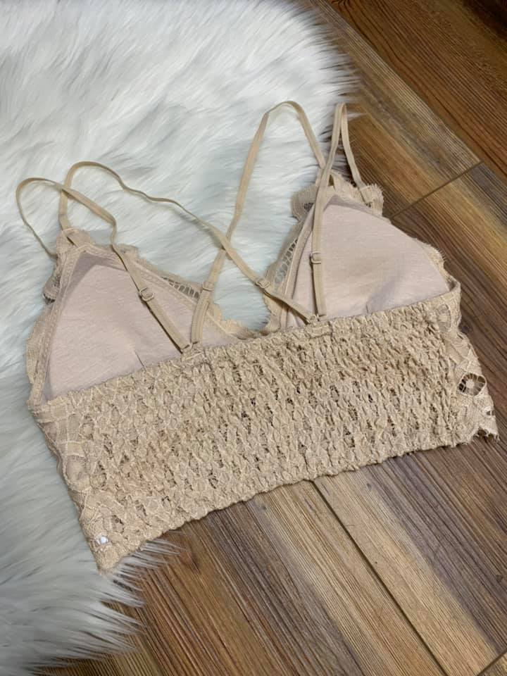 CURVY - Kiss & Tell Lace Bralette - Nude