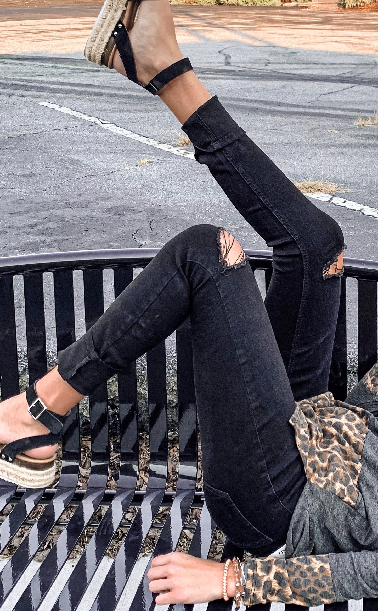 Womens Distressed Knee Skinny Stretch Denim Jogger With Drawstrings - Black